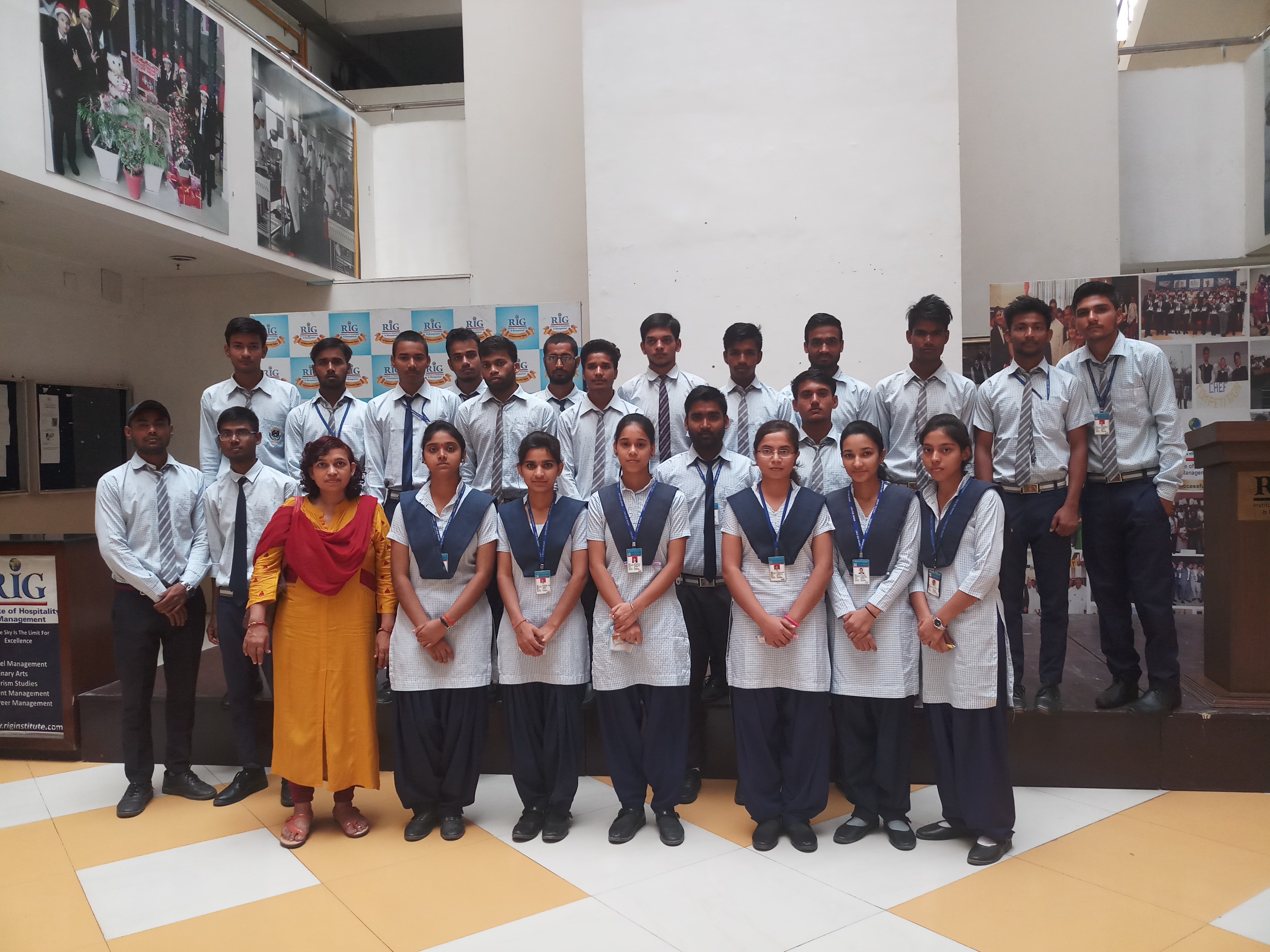 Visit of Jawahar Navodaya Vidyalay students and teachers at RIG